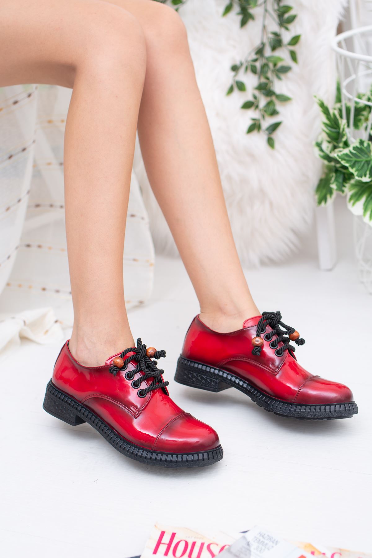 Kırmızı Rugan Ayakkabı