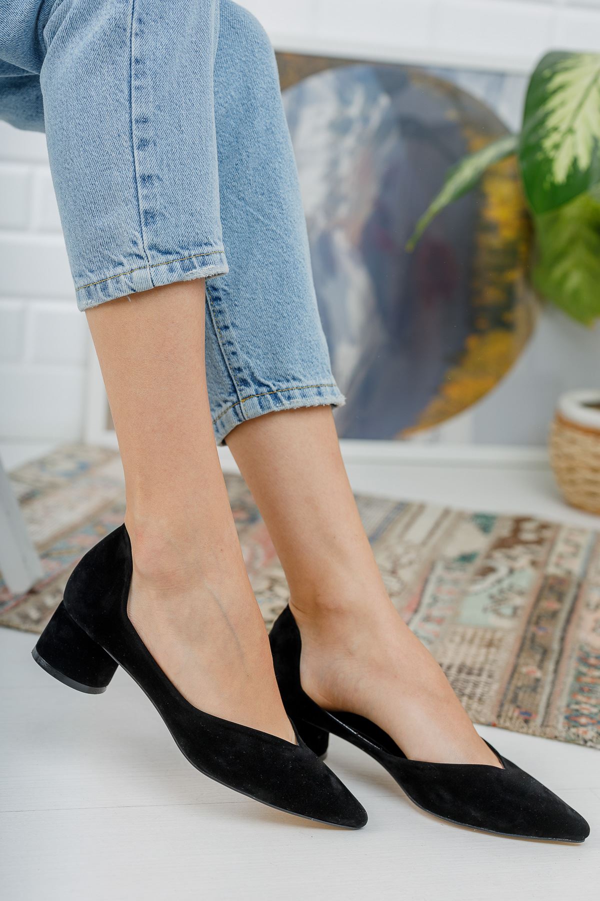 Düz Siyah Süet Köşe Kalıp Klasik Kalın Topuklu Ayakkabı