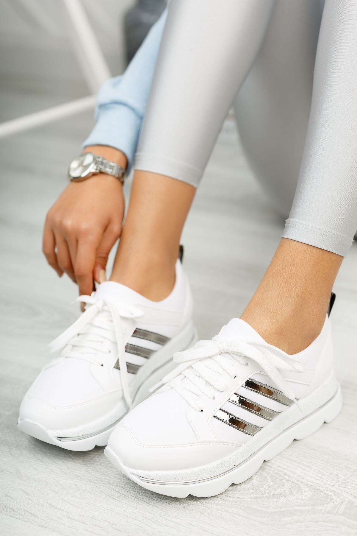 Beyaz Simli Taban Günlük Spor Ayakkabı