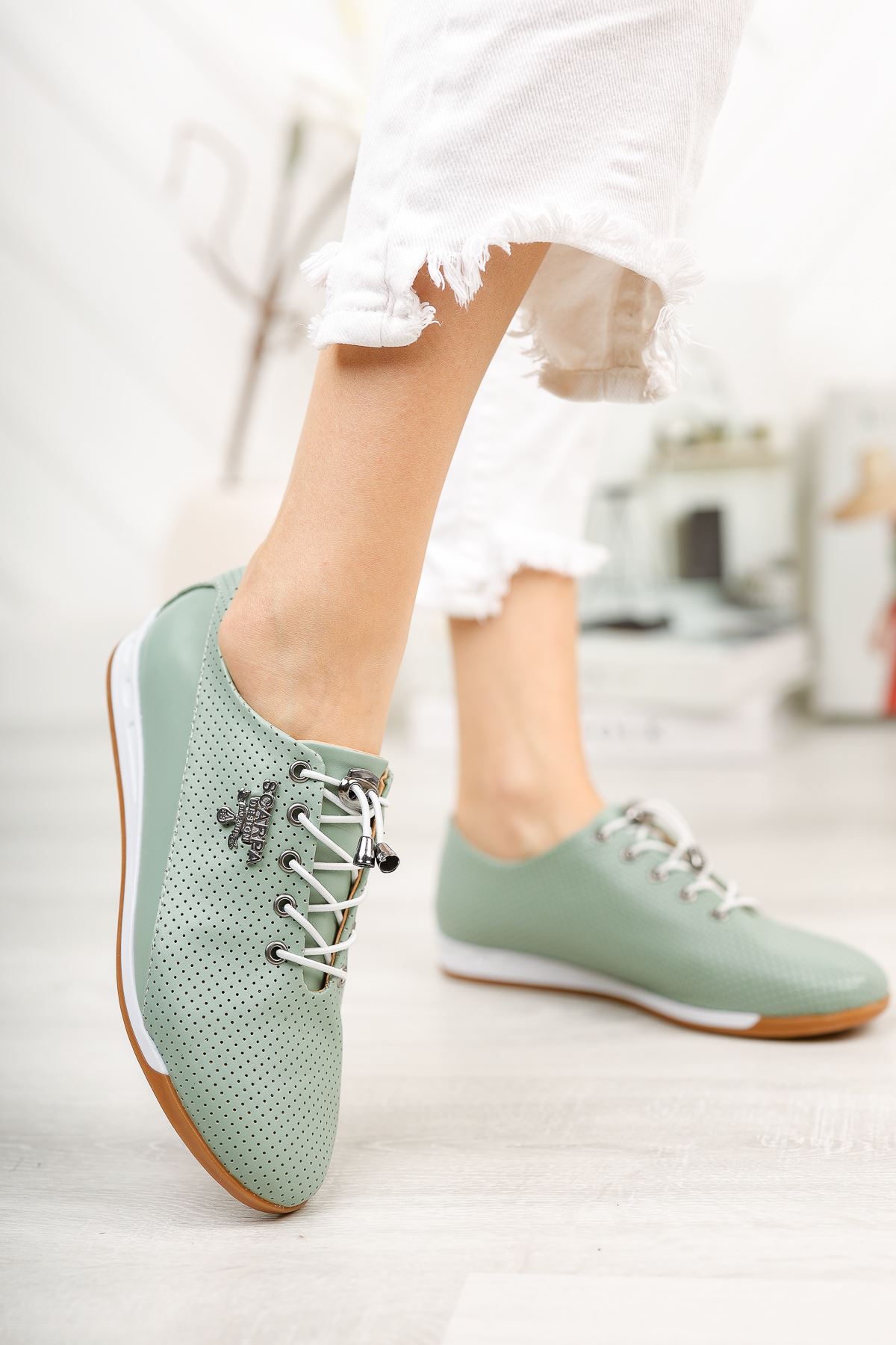 Mint Yeşili Bağcık Detaylı Günlük Ayakkabı