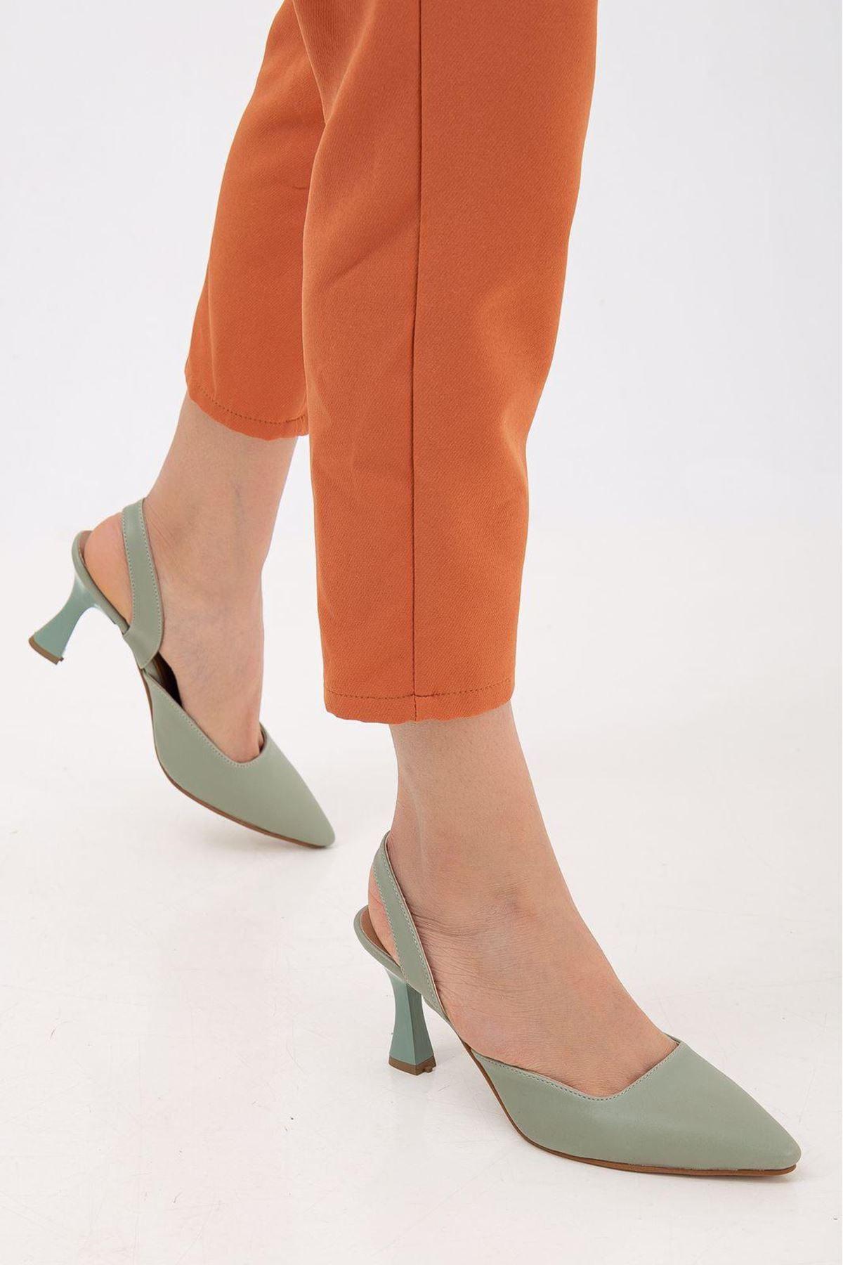 Mint Yeşili Cilt Arka Açık Kadeh Topuklu Ayakkabı