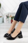Siyah Kırışık Rugan Taş Toka Detaylı 5 cm Topuklu Ayakkabı